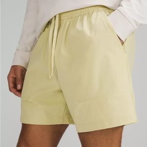 Lululemon Bowline Short 5” Stretch Ripstop in Dew Green DWGR